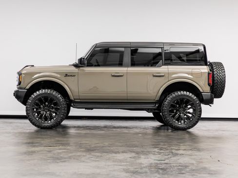 Used 2025 Ford Bronco Outer Banks AWD/4WD image 9