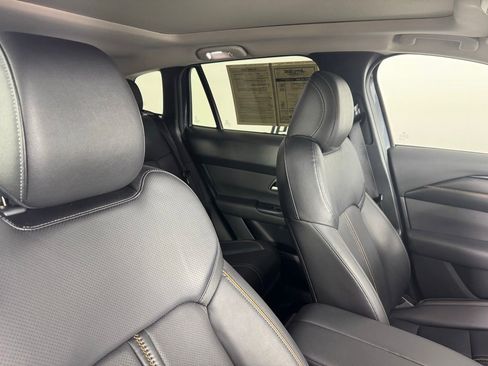Used 2025 MAZDA CX-50 AWD 2.5 Hybrid w/ Premium Pkg image 32