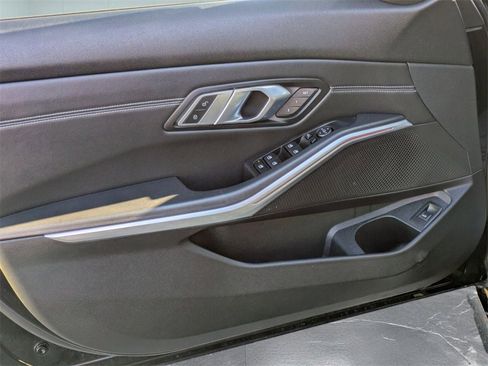 Used 2019 BMW 330i xDrive Sedan w/ Convenience Package image 18