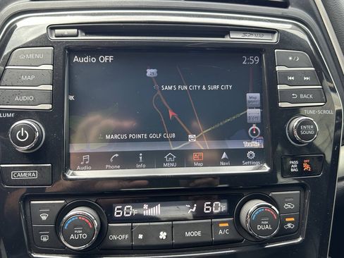 Used 2017 Nissan Maxima SR w/ Midnight Edition FWD image 12