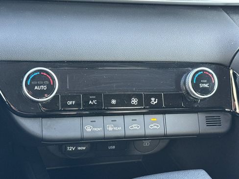 Certified 2025 Hyundai Elantra Blue image 22