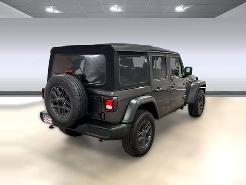 Used 2024 Jeep Wrangler Unlimited Sport AWD/4WD image 8