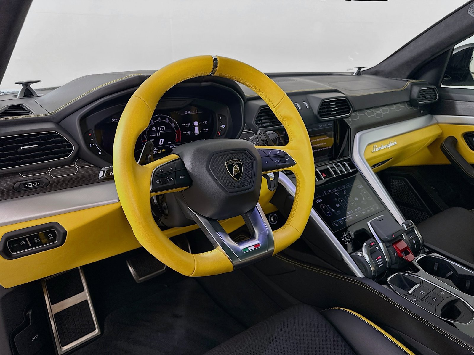 Used 2024 Lamborghini Urus S AWD/4WD image 33