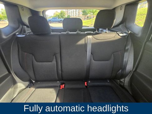 Used 2023 Jeep Renegade Trailhawk AWD/4WD image 11