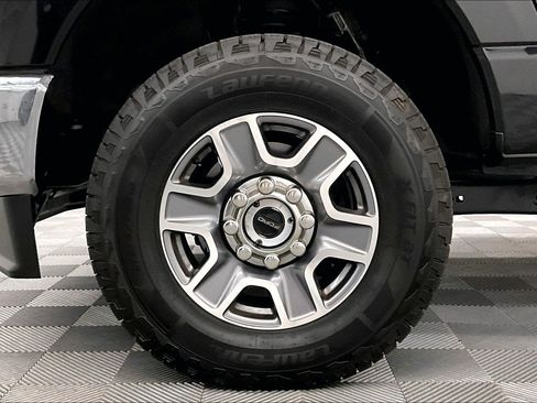 Used 2023 Ford F250 Lariat w/ Lariat Ultimate Package AWD/4WD image 9
