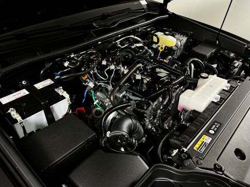 Certified 2025 Toyota 4Runner SR5 image 10