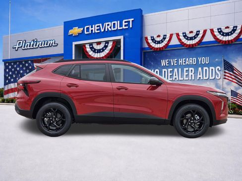 New 2026 Chevrolet Trax LT w/ Midnight Edition FWD image 7