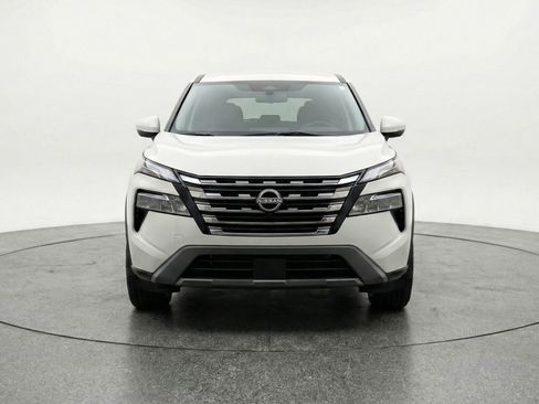 Used 2025 Nissan Rogue SV AWD/4WD image 2