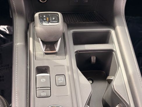 Used 2025 Nissan Pathfinder S AWD/4WD image 23