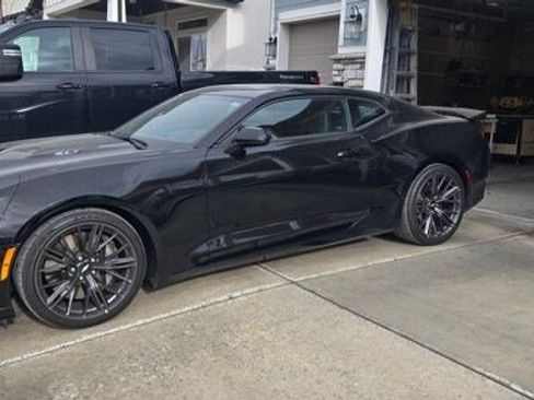 Used 2017 Chevrolet Camaro ZL1 RWD image 2