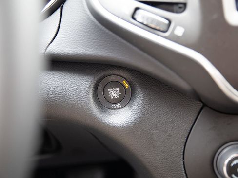 Used 2022 Jeep Cherokee Trailhawk w/ Premium Leather Package image 13