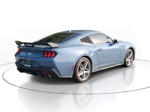Used 2024 Ford Mustang Coupe RWD image 7