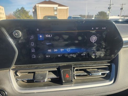 Used 2025 Chevrolet TrailBlazer LT image 7