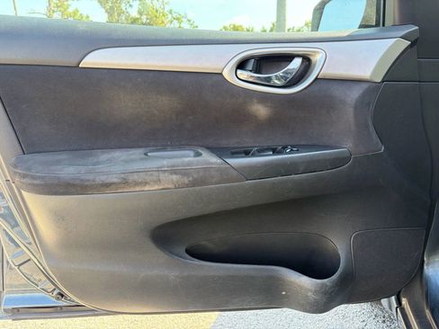 Used 2013 Nissan Sentra SV image 8