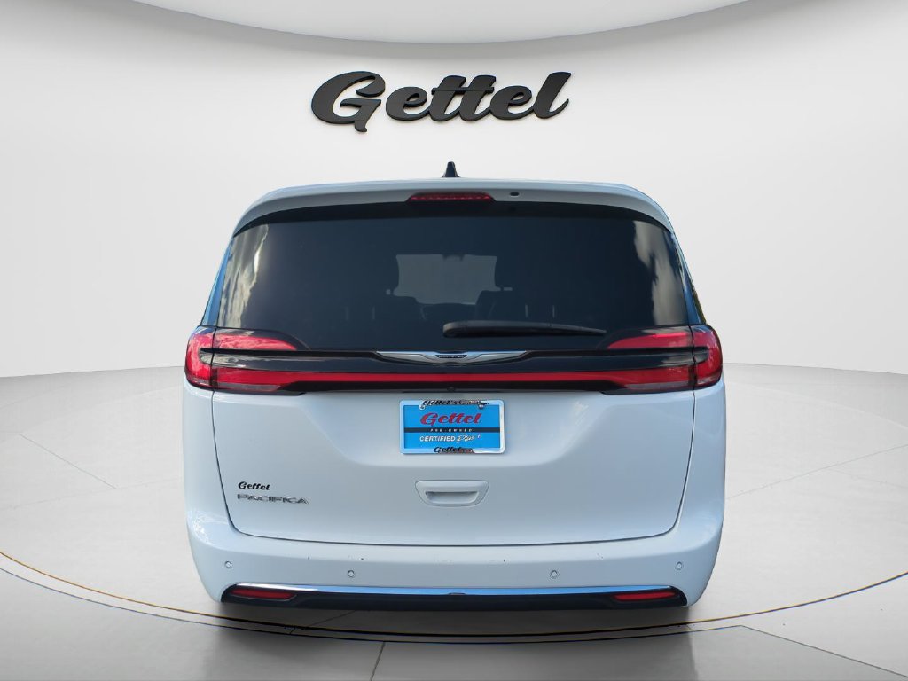 Used 2025 Chrysler Pacifica Select FWD image 4