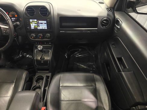 Used 2016 Jeep Patriot High Altitude AWD/4WD image 19