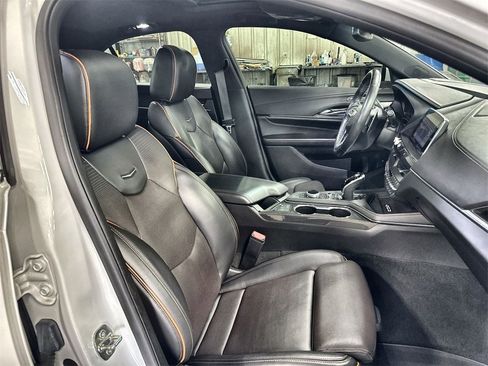 Used 2021 Cadillac CT4 V w/ Technology Package image 32