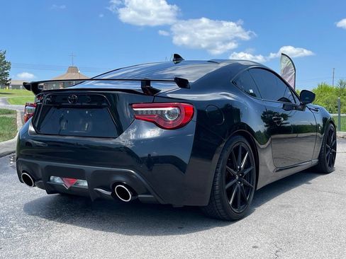 Used 2019 Toyota 86 RWD image 10