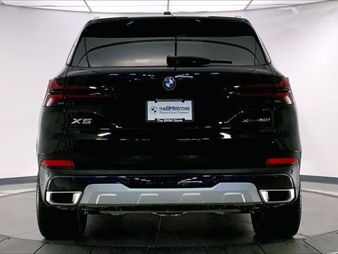 Used 2025 BMW X5 xDrive40i w/ Premium Package image 3