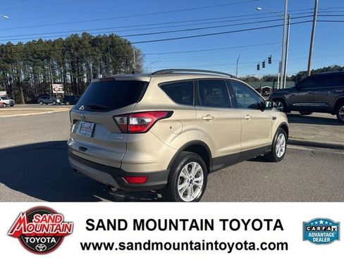 Used 2018 Ford Escape SE w/ SE Sync 3 Package image 3