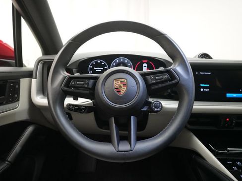 Certified 2025 Porsche Cayenne S AWD/4WD image 20