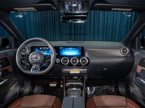 New 2026 Mercedes-Benz GLA 35 AMG 4MATIC image 14