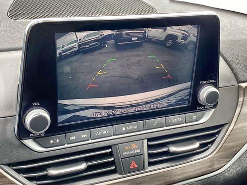 Used 2024 Nissan Altima 2.5 SV image 15