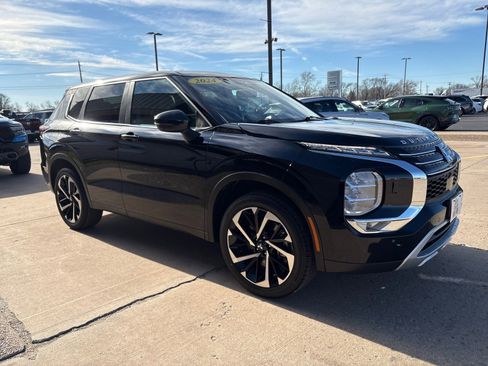 Used 2024 Mitsubishi Outlander SE image 8