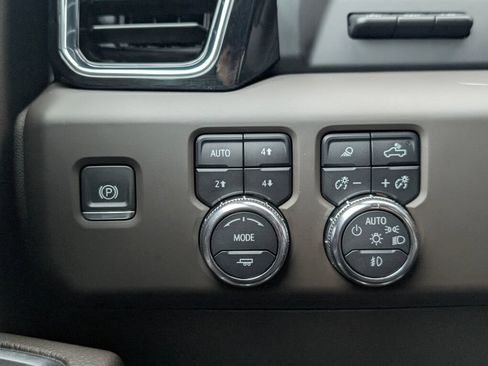 Certified 2024 GMC Sierra 1500 Denali w/ Denali Reserve Package AWD/4WD image 23
