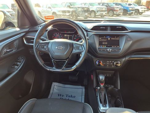 Used 2022 Chevrolet TrailBlazer RS w/ Driver Confidence Package image 8