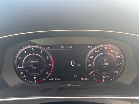 Used 2019 Volkswagen Tiguan SEL image 18