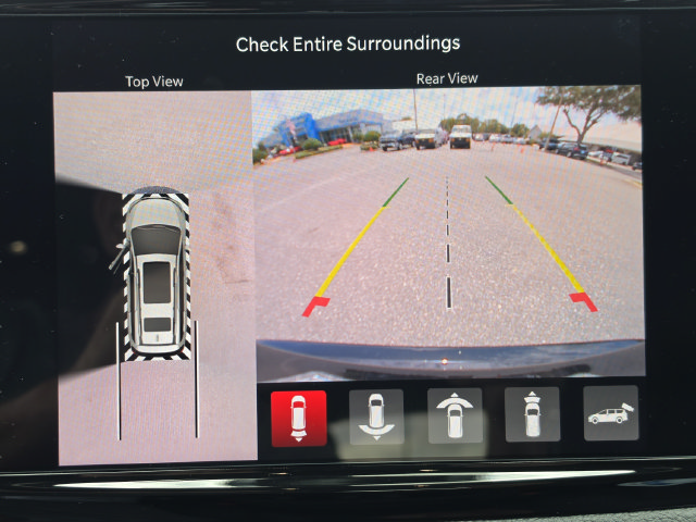 New 2027 Chrysler Pacifica Select w/ Family Tech Group AWD/4WD image 30
