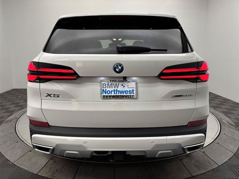 New 2026 BMW X5 xDrive50e w/ Climate Comfort Package AWD/4WD image 15