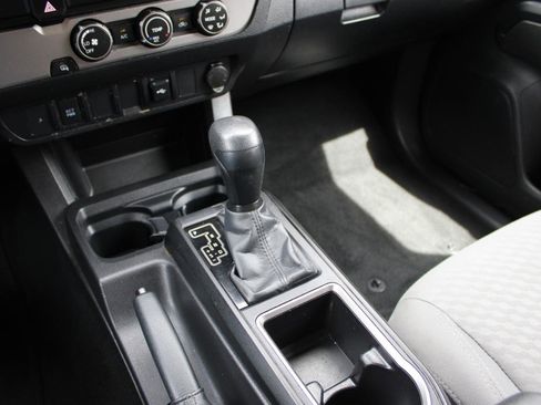 Used 2022 Toyota Tacoma SR RWD image 12