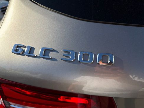 Used 2019 Mercedes-Benz GLC 300 w/ Premium Package image 6