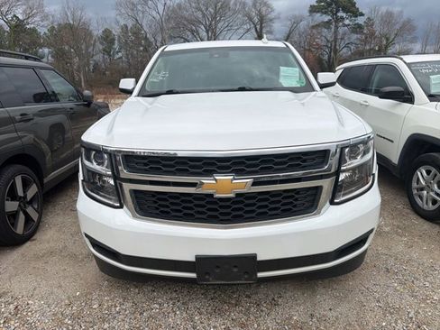 Used 2017 Chevrolet Suburban LT image 5