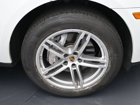 Certified 2023 Porsche Macan AWD/4WD image 15