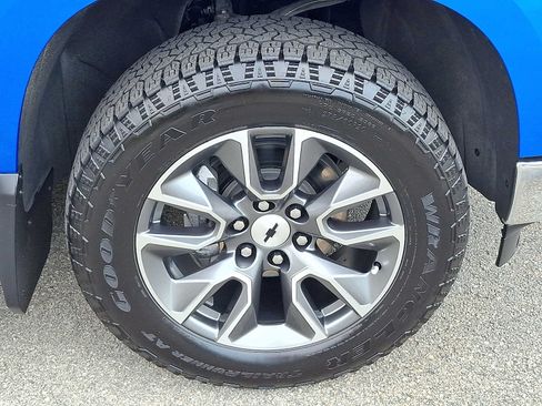 Used 2025 Chevrolet Silverado 1500 LT AWD/4WD image 8