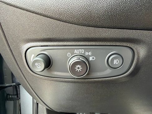 Used 2023 Chevrolet Equinox Premier AWD/4WD image 25