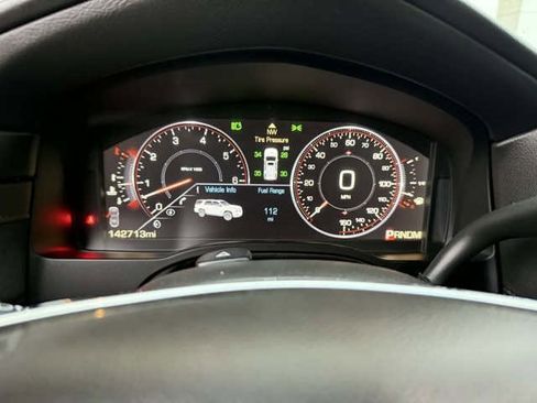 Used 2015 Cadillac Escalade Premium image 6