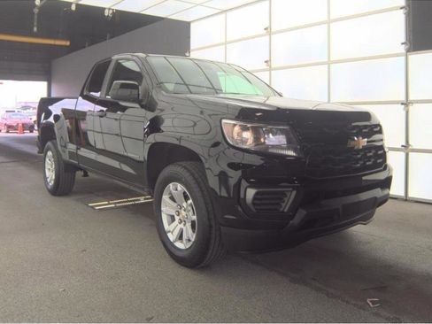 Used 2022 Chevrolet Colorado LT w/ Fleet Safety Package image 8