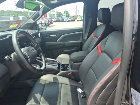Used 2023 Chevrolet Colorado Z71 w/ Z71 Convenience Package 2 AWD/4WD image 7