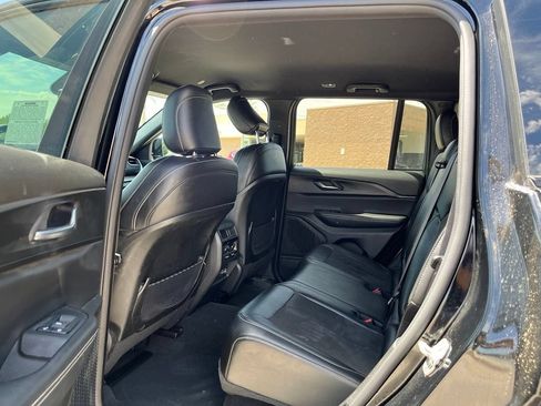 Certified 2024 Jeep Grand Cherokee Altitude AWD/4WD image 17