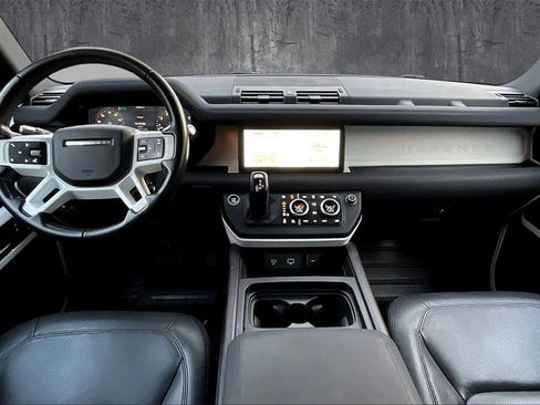 Used 2022 Land Rover Defender 110 SE image 7