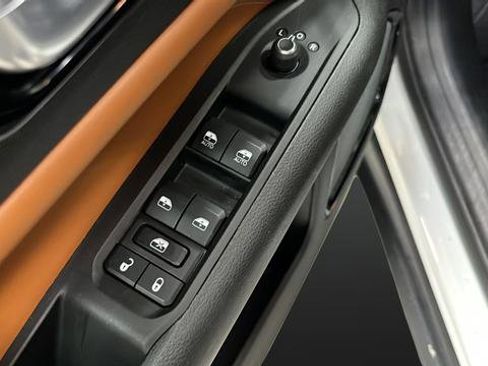 Used 2025 Jeep Compass Limited AWD/4WD image 20