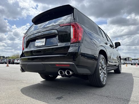 Used 2024 GMC Yukon Denali Ultimate AWD/4WD image 10