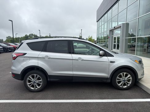 Used 2018 Ford Escape SE AWD/4WD image 8