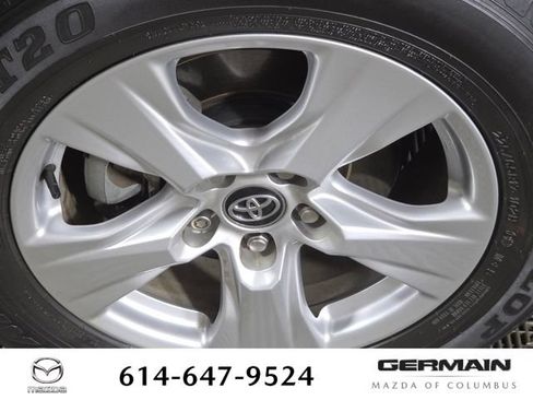 Used 2020 Toyota RAV4 XLE w/ Convenience Package AWD/4WD image 13