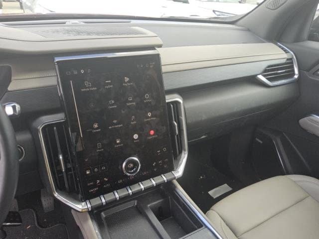 Used 2026 GMC Acadia Elevation w/ Elevation Premium Package FWD image 5
