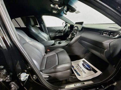 Certified 2024 Toyota Venza XLE AWD/4WD image 28